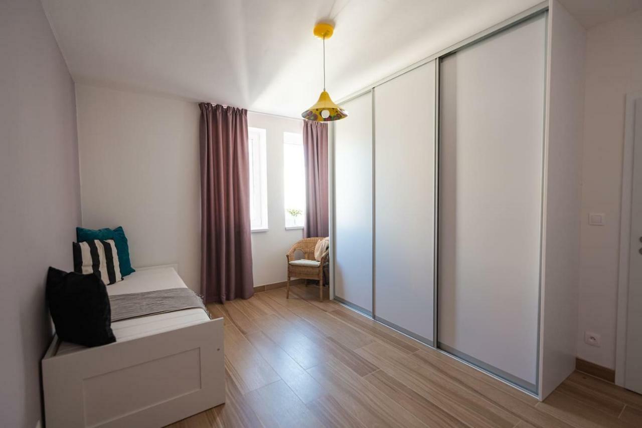 Private 5 Star 3 Room Flat And In-Door Pkg Нитра Экстерьер фото